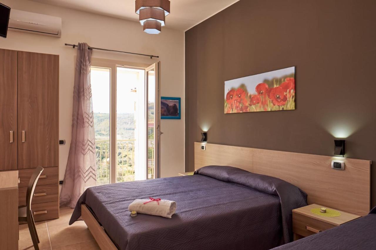 Triparni Bouganville House - Casa Vacanze מראה חיצוני תמונה